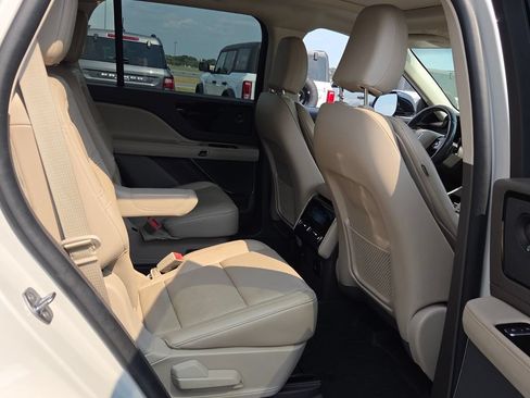 Used 2021 Lincoln Aviator Reserve w/ Equipment Group 201A RWD image 19