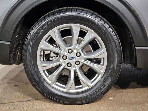 Used 2023 Ford Explorer XLT w/ Equipment Group 202A RWD image 17