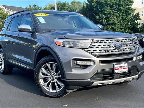 Used 2021 Ford Explorer XLT w/ Equipment Group 202A AWD/4WD image 2