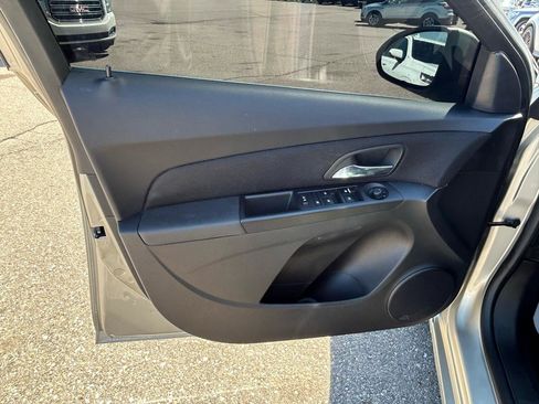 Used 2015 Chevrolet Cruze LT FWD image 14
