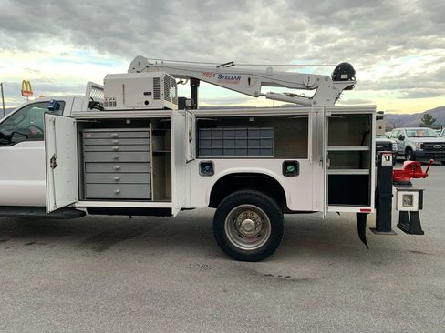 Used 2011 Ford F550 4x4 Regular Cab Super Duty w/ Payload Upgrade Pkg image 27