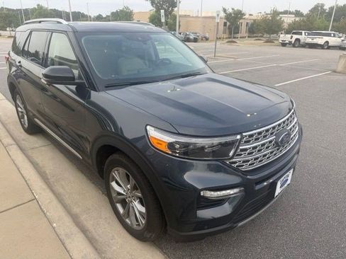 Used 2022 Ford Explorer Limited w/ Equipment Group 301A AWD/4WD image 4