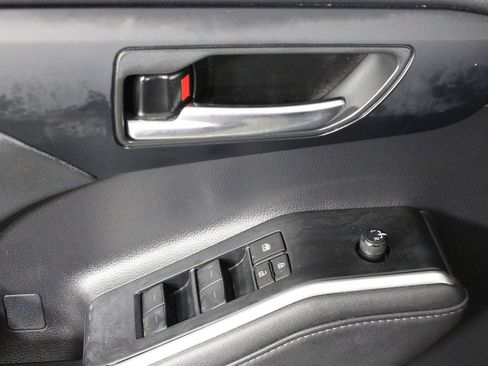 Used 2023 Toyota Highlander XLE FWD image 22