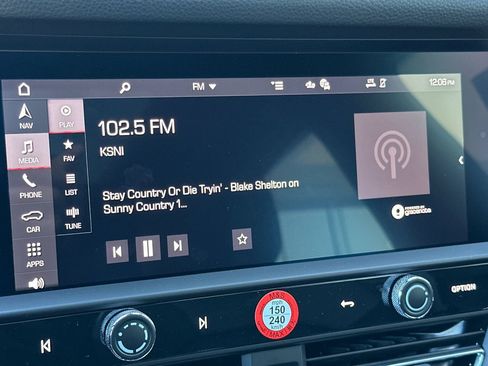 New 2026 Porsche Macan image 23