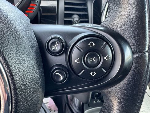 Used 2017 MINI Cooper 4-Door Hardtop image 19