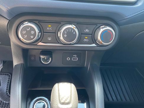 Used 2025 Nissan Versa SV w/ Trunk Package FWD image 17