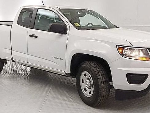 Used 2018 Chevrolet Colorado W/T w/ WT Convenience Package AWD/4WD image 1