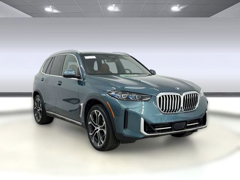 Certified 2024 BMW X5 xDrive40i w/ Premium Package AWD/4WD image 7