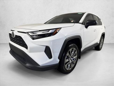 Used 2024 Toyota RAV4 LE FWD image 7