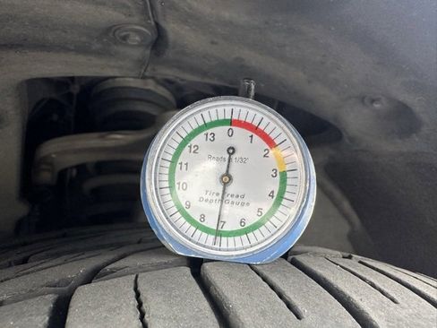 Used 2017 BMW 530i xDrive image 36