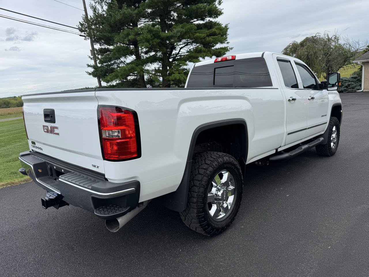 Used 2016 GMC Sierra 3500 SLT w/ Suspension Package, Off-Road AWD/4WD image 8