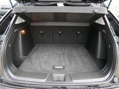 Used 2024 Chevrolet Trax LT image 9