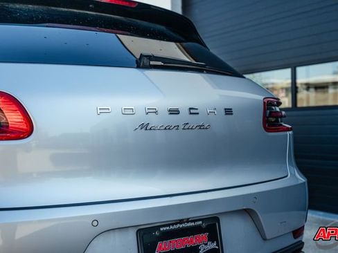 Used 2015 Porsche Macan Turbo image 28