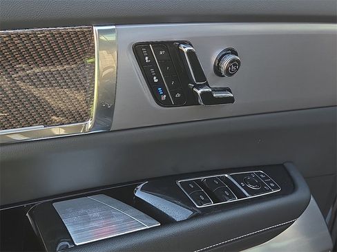 New 2026 Cadillac Vistiq Sport image 22