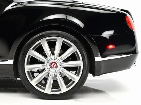 Used 2015 Bentley Continental GT image 24
