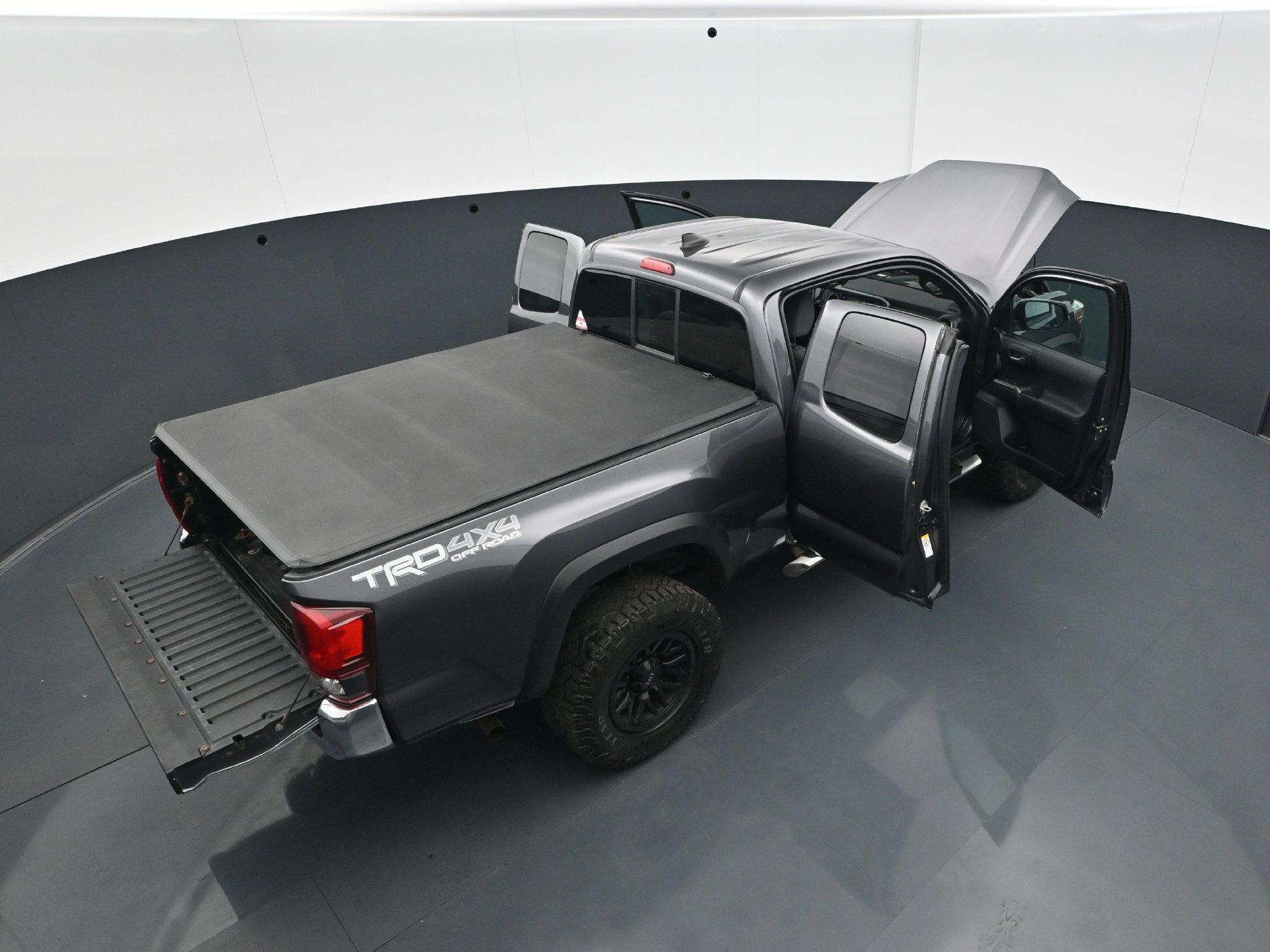 Used 2019 Toyota Tacoma TRD Off-Road AWD/4WD image 40