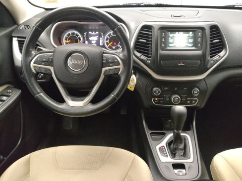 Used 2015 Jeep Cherokee Latitude FWD image 22