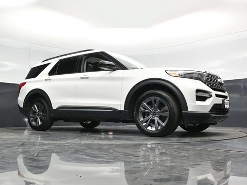 Used 2024 Ford Explorer XLT w/ XLT Sport Appearance Package AWD/4WD image 58