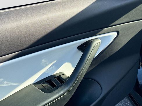 Used 2019 Tesla Model 3 Long Range image 15