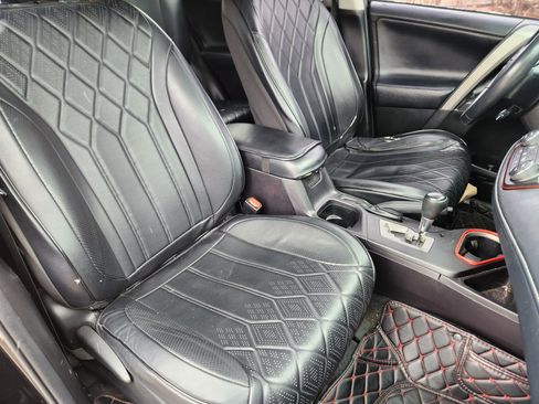 Used 2018 Toyota RAV4 XLE image 11