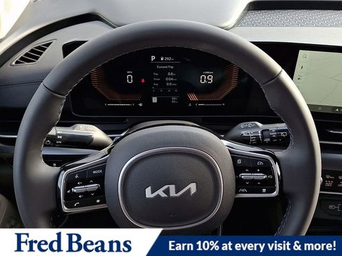 New 2026 Kia Carnival FWD image 13