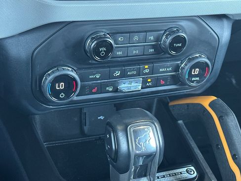 Used 2021 Ford Bronco Badlands image 20