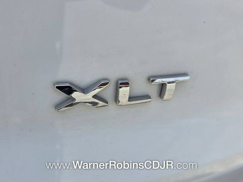 Used 2018 Ford Explorer XLT w/ Equipment Group 202A FWD image 10