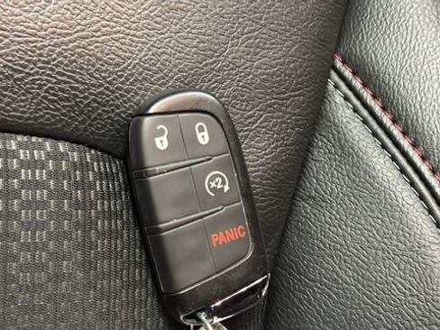 Certified 2022 Jeep Compass Trailhawk w/ Trailhawk Convenience Group AWD/4WD image 19
