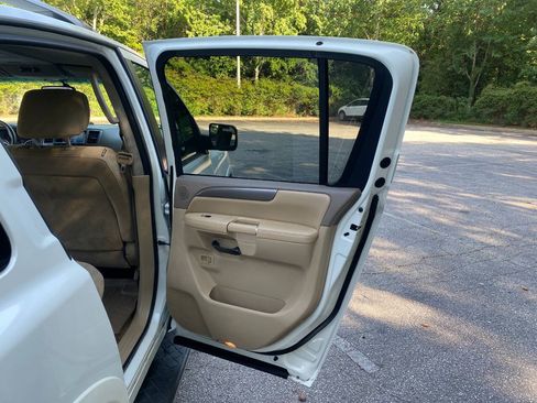 Used 2013 Nissan Armada SV AWD/4WD image 49