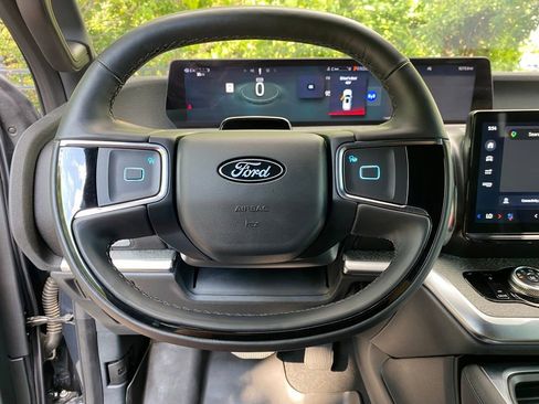 Used 2025 Ford Expedition Tremor AWD/4WD image 11