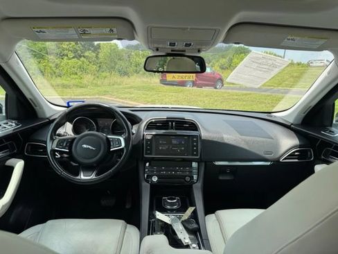 Used 2018 Jaguar F-PACE Prestige AWD/4WD image 19
