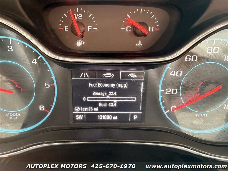 Used 2018 Chevrolet Cruze LT FWD image 12