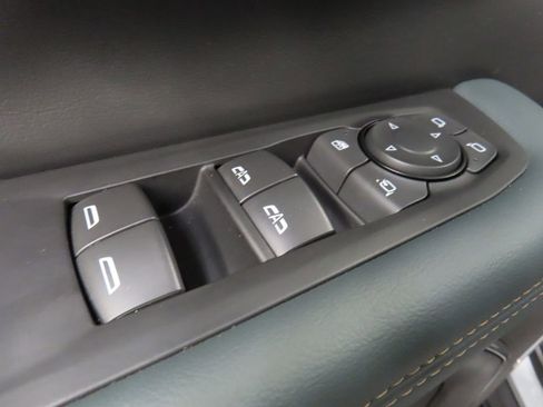 Used 2025 GMC Yukon AT4 w/ LPO, Get Active Package AWD/4WD image 73