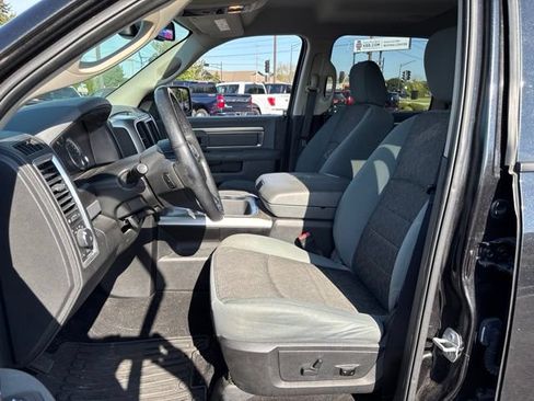 Used 2018 RAM 1500 SLT AWD/4WD image 12