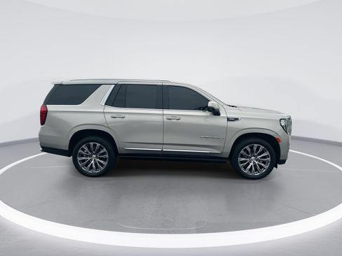 Used 2021 GMC Yukon Denali w/ Denali Premium Package AWD/4WD image 10