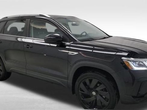 Used 2024 Volkswagen Taos SEL AWD/4WD image 3