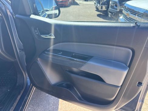 Used 2018 Chevrolet Colorado Z71 w/ Centennial Edition AWD/4WD image 17