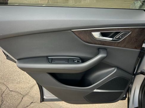 Used 2020 Audi Q8 Premium Plus w/ Premium Plus Package image 22