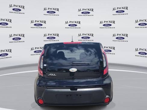 Used 2016 Kia Soul FWD image 4