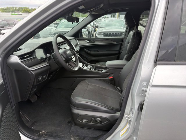 New 2026 Jeep Grand Cherokee Altitude AWD/4WD image 12