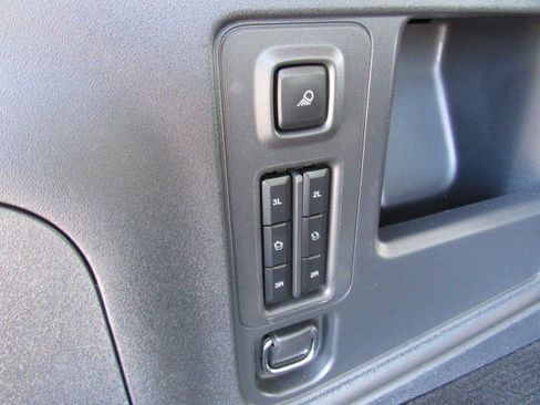 Used 2025 Ford Expedition Platinum AWD/4WD image 46