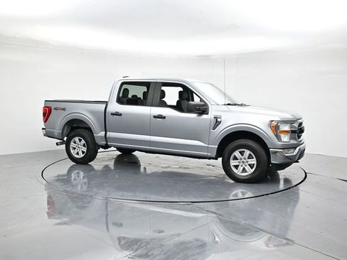 Used 2021 Ford F150 XLT image 3