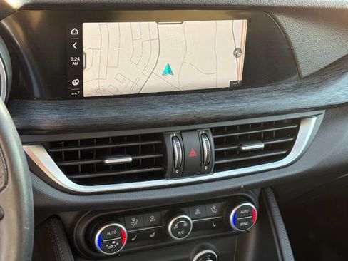 Used 2023 Alfa Romeo Stelvio Sprint image 19