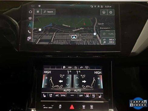 Used 2023 Audi e-tron Premium Plus image 44