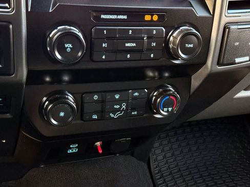 Used 2020 Ford F250 XLT w/ Snow Plow Prep Package image 23