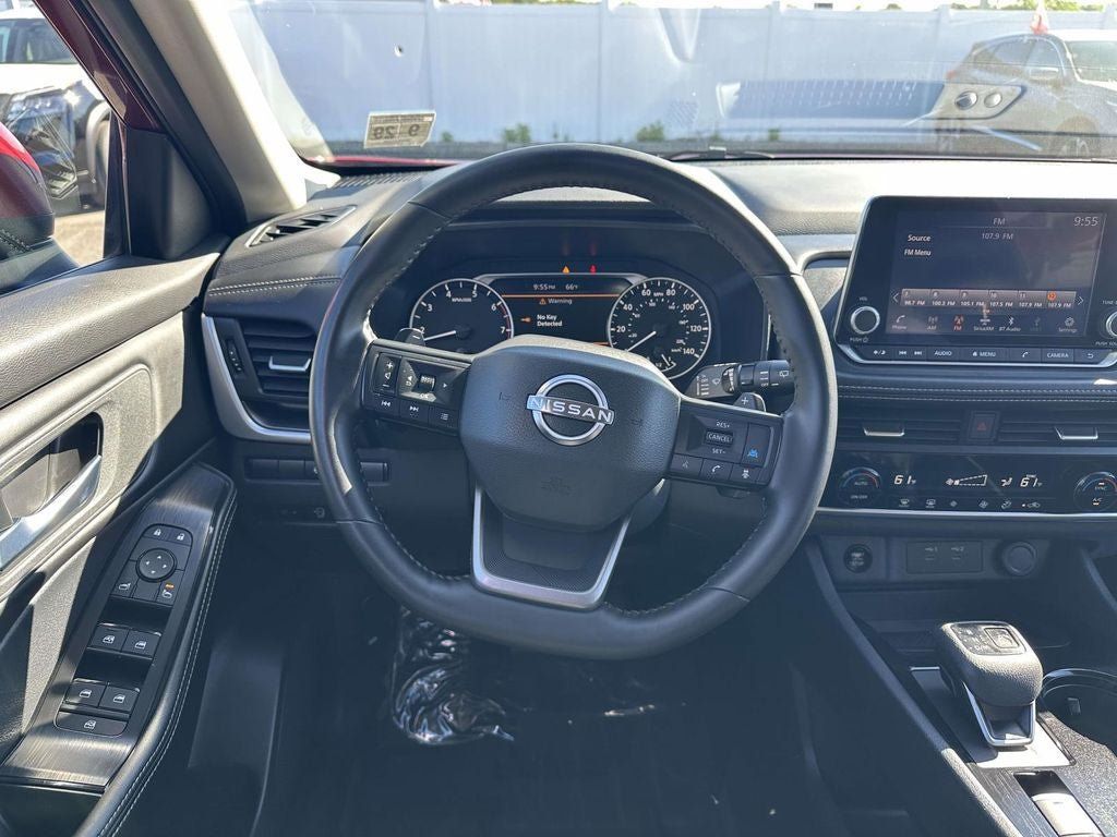 Certified 2025 Nissan Rogue SV AWD/4WD image 11