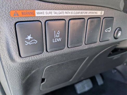 Used 2020 Mitsubishi Outlander SEL AWD/4WD image 16