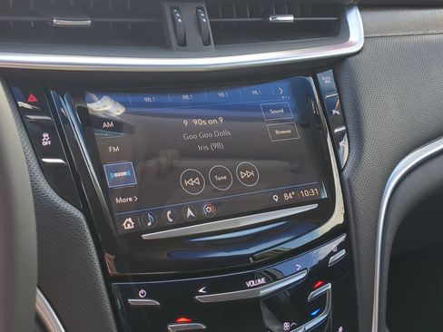Certified 2018 Cadillac XTS Luxury FWD image 11