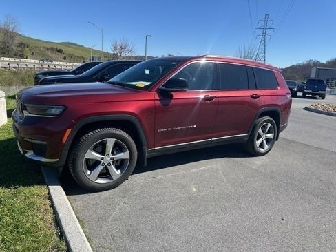 Used 2022 Jeep Grand Cherokee L Limited w/ MOPAR Finishing Package image 35
