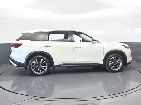 Used 2023 INFINITI QX60 Luxe w/ Performance Audio Package image 7